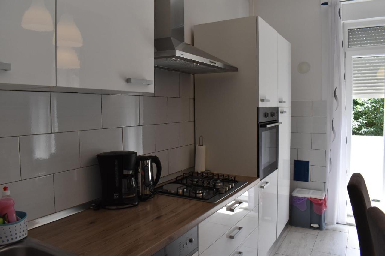 Apartment Riviera Пула Екстериор снимка