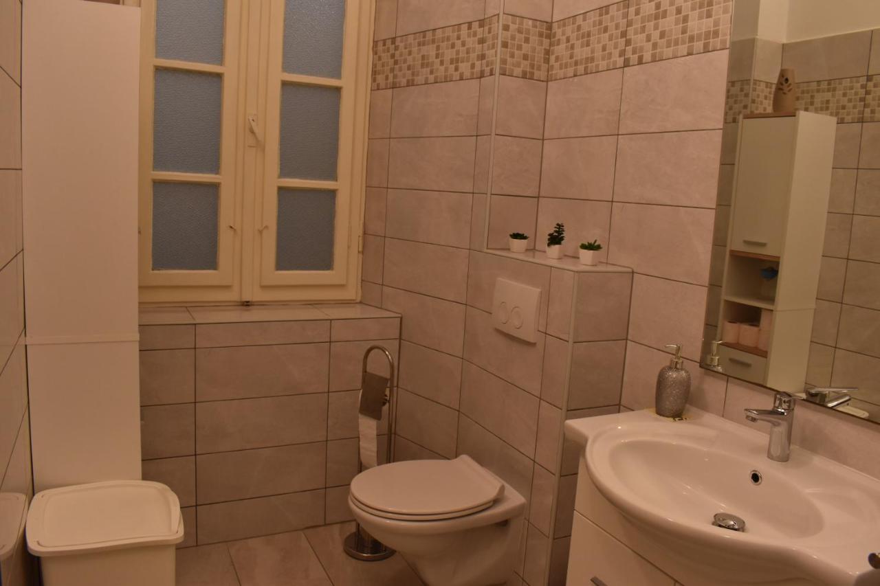Apartment Riviera Пула Екстериор снимка