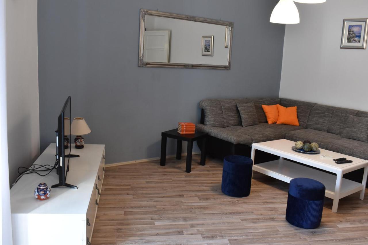 Apartment Riviera Пула Екстериор снимка