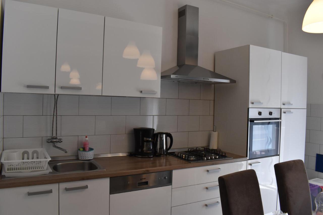 Apartment Riviera Пула Екстериор снимка