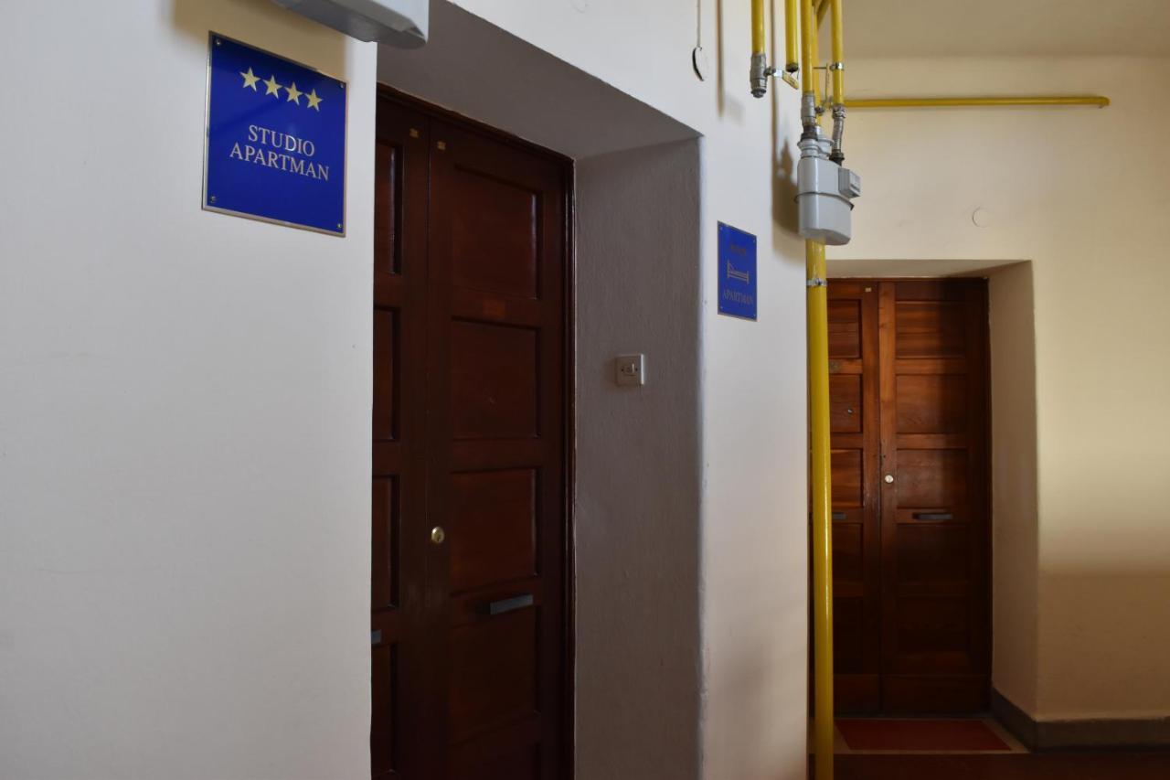 Apartment Riviera Пула Екстериор снимка