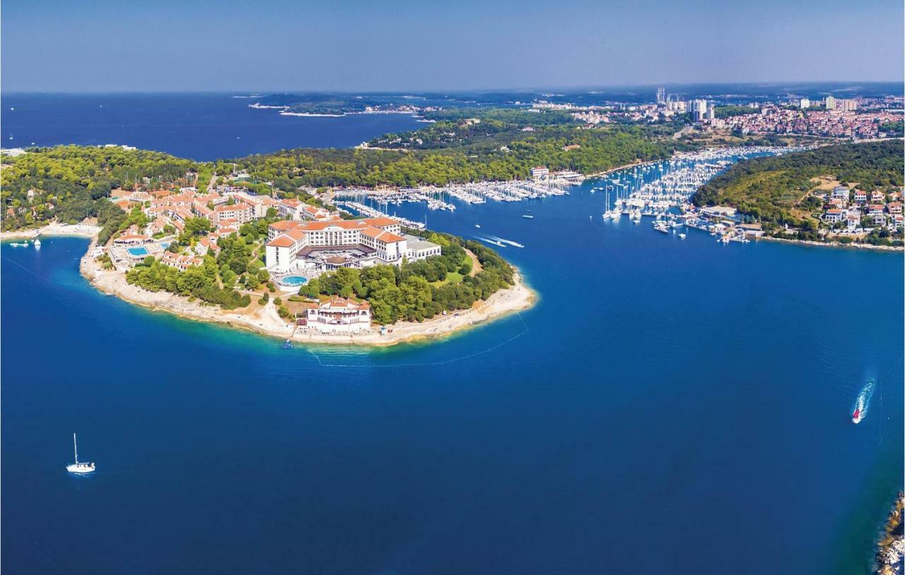 Apartment Riviera Пула Екстериор снимка