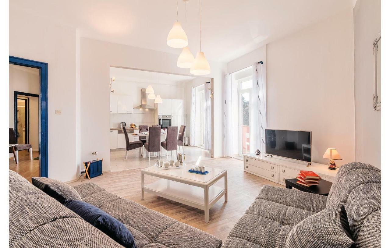 Apartment Riviera Пула Екстериор снимка