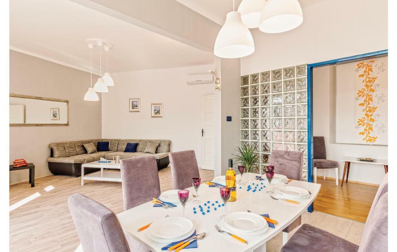 Apartment Riviera Пула Екстериор снимка